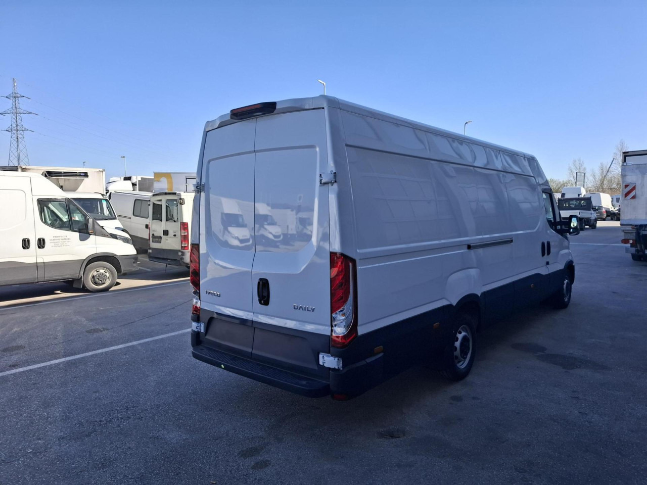 IVECO Daily 35S14V - Mikrobuss: pilt 4 IVECO Daily 35S14V - Mikrobuss: pilt 4