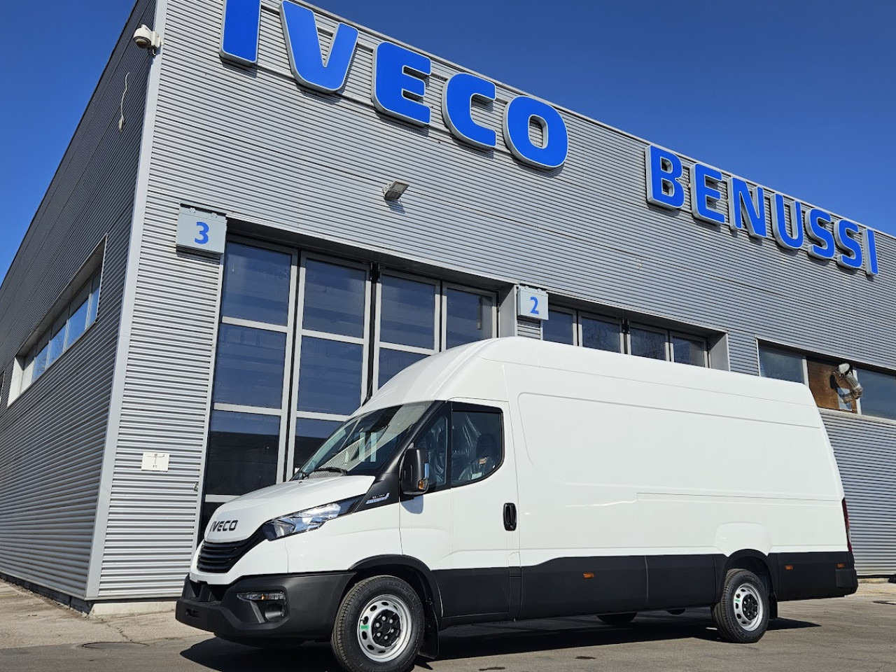 IVECO Daily 35S18H A8 - Mikrobuss: pilt 1 IVECO Daily 35S18H A8 - Mikrobuss: pilt 1