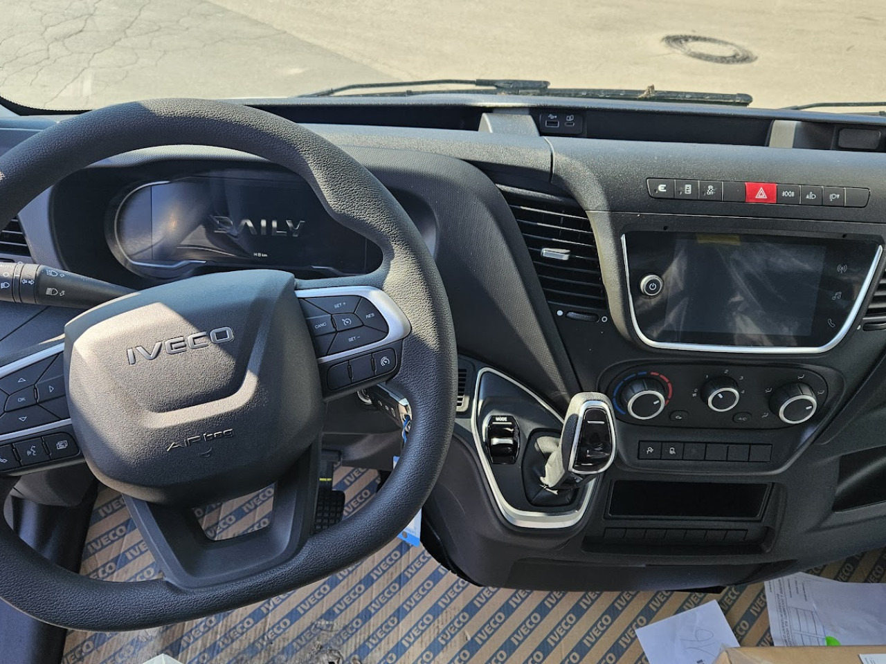 IVECO Daily 35S18H A8 - Mikrobuss: pilt 4 IVECO Daily 35S18H A8 - Mikrobuss: pilt 4