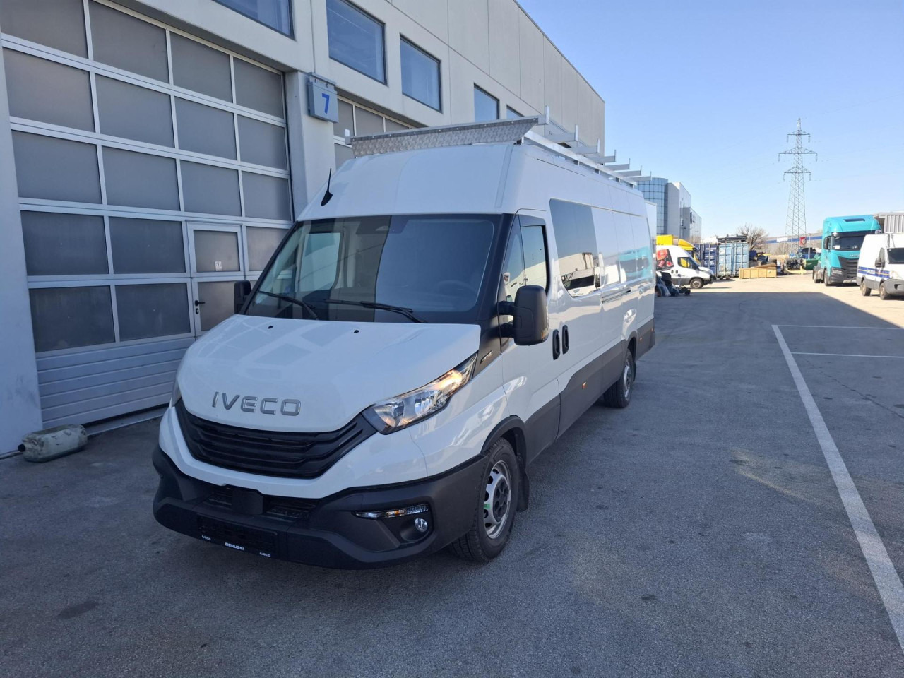 IVECO Daily 35S18H CRV - Mikrobuss, Meeskonnaauto: pilt 1 IVECO Daily 35S18H CRV - Mikrobuss, Meeskonnaauto: pilt 1