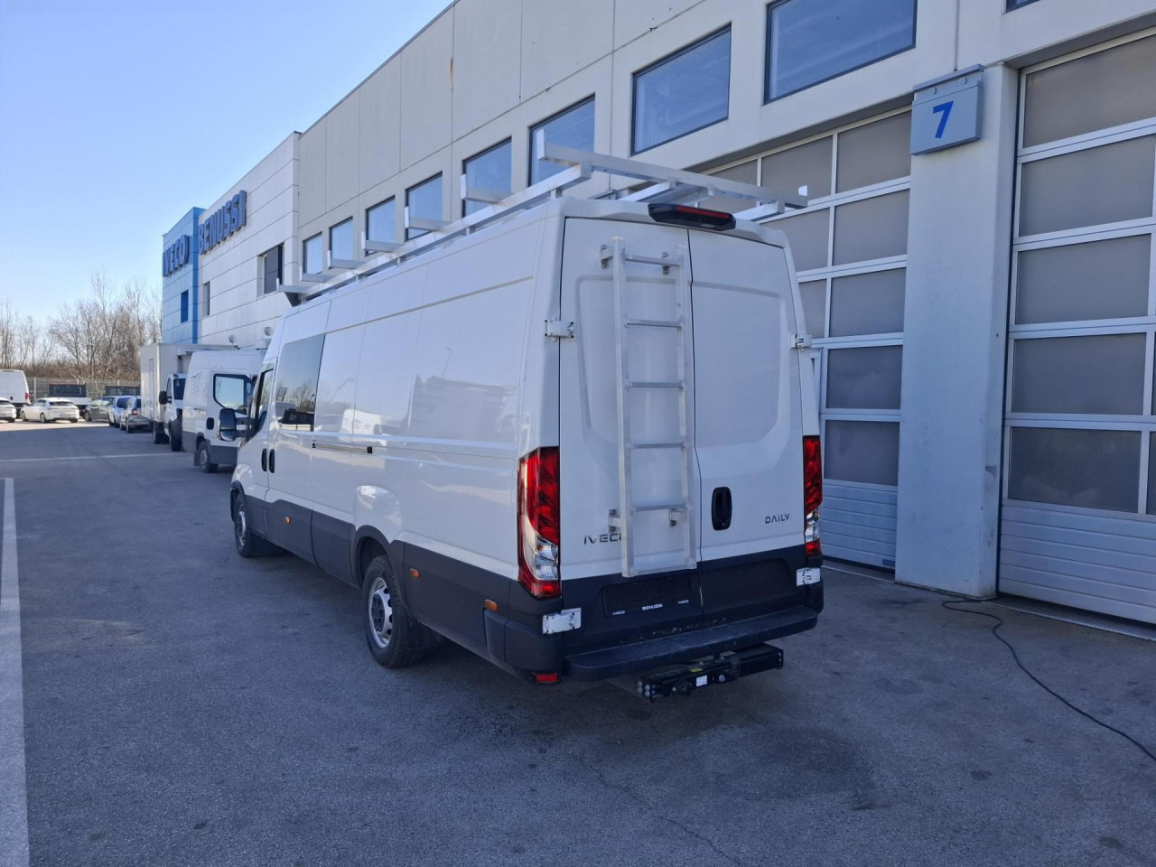 IVECO Daily 35S18H CRV - Mikrobuss, Meeskonnaauto: pilt 3 IVECO Daily 35S18H CRV - Mikrobuss, Meeskonnaauto: pilt 3