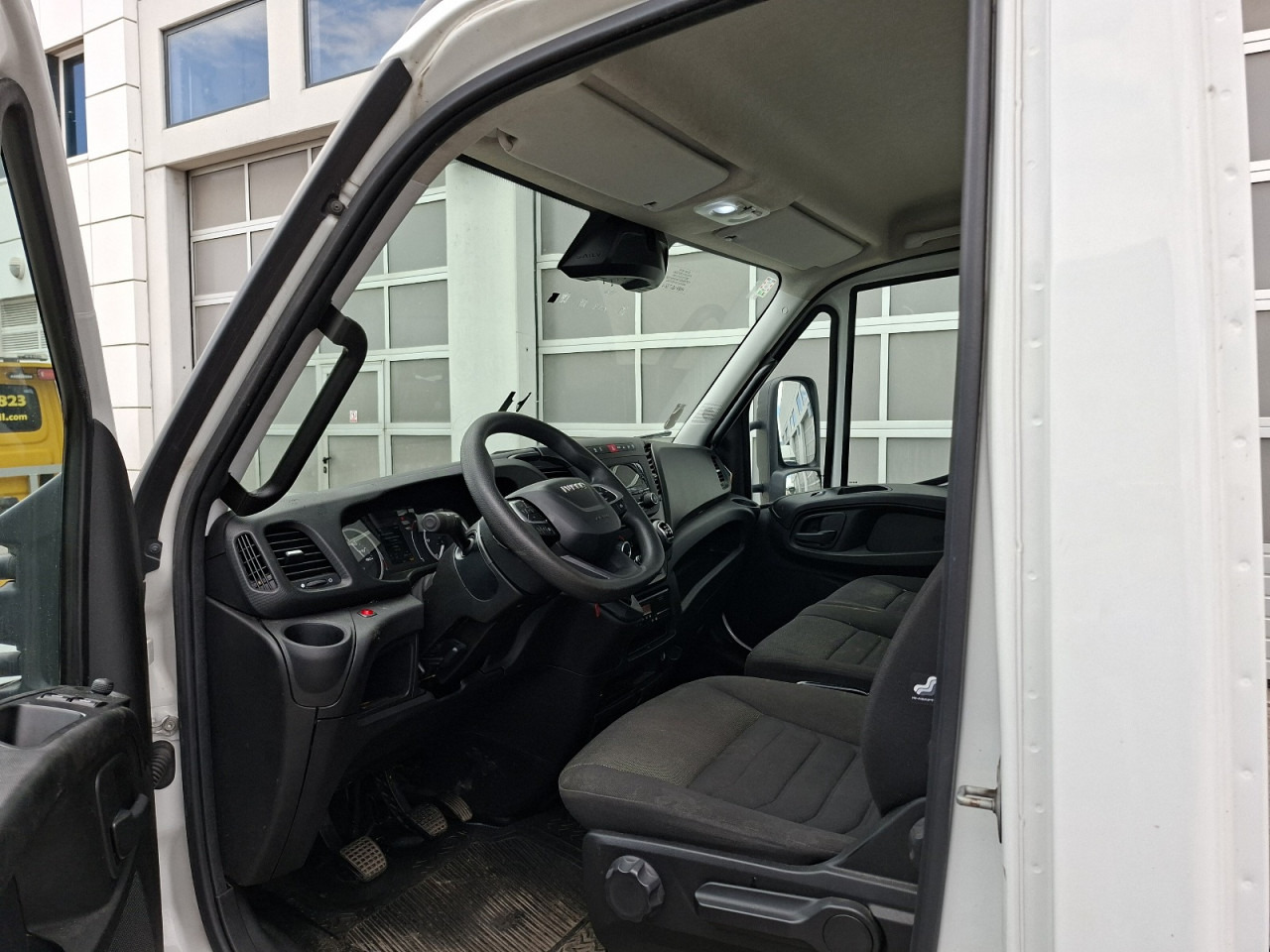 IVECO Daily 70C18H - Kabiinišassiiga veoauto: pilt 5 IVECO Daily 70C18H - Kabiinišassiiga veoauto: pilt 5