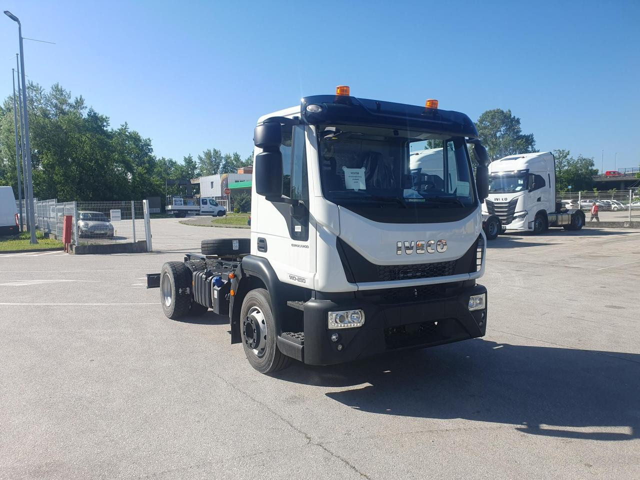 IVECO Eurocargo ML140E25/P - Kabiinišassiiga veoauto: pilt 2 IVECO Eurocargo ML140E25/P - Kabiinišassiiga veoauto: pilt 2