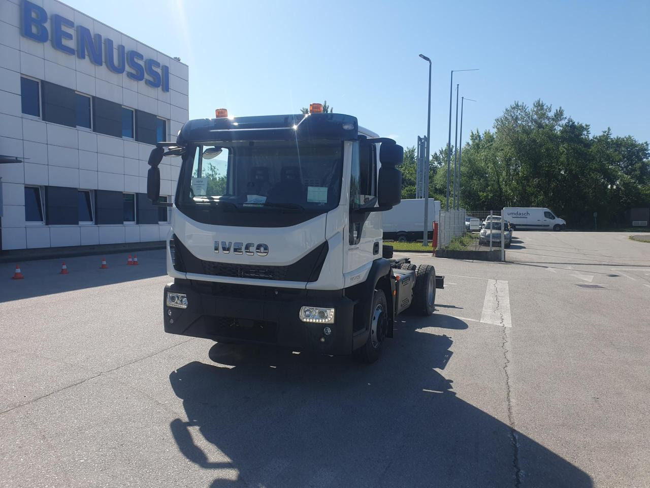 IVECO Eurocargo ML140E25/P - Kabiinišassiiga veoauto: pilt 1 IVECO Eurocargo ML140E25/P - Kabiinišassiiga veoauto: pilt 1