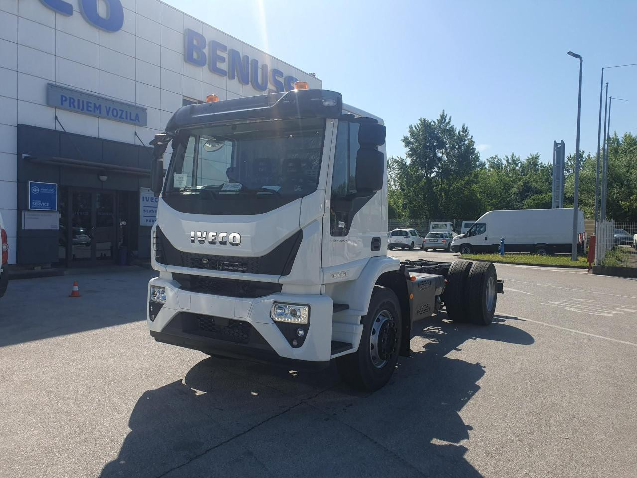 IVECO Eurocargo ML180E32/P - Kabiinišassiiga veoauto: pilt 1 IVECO Eurocargo ML180E32/P - Kabiinišassiiga veoauto: pilt 1