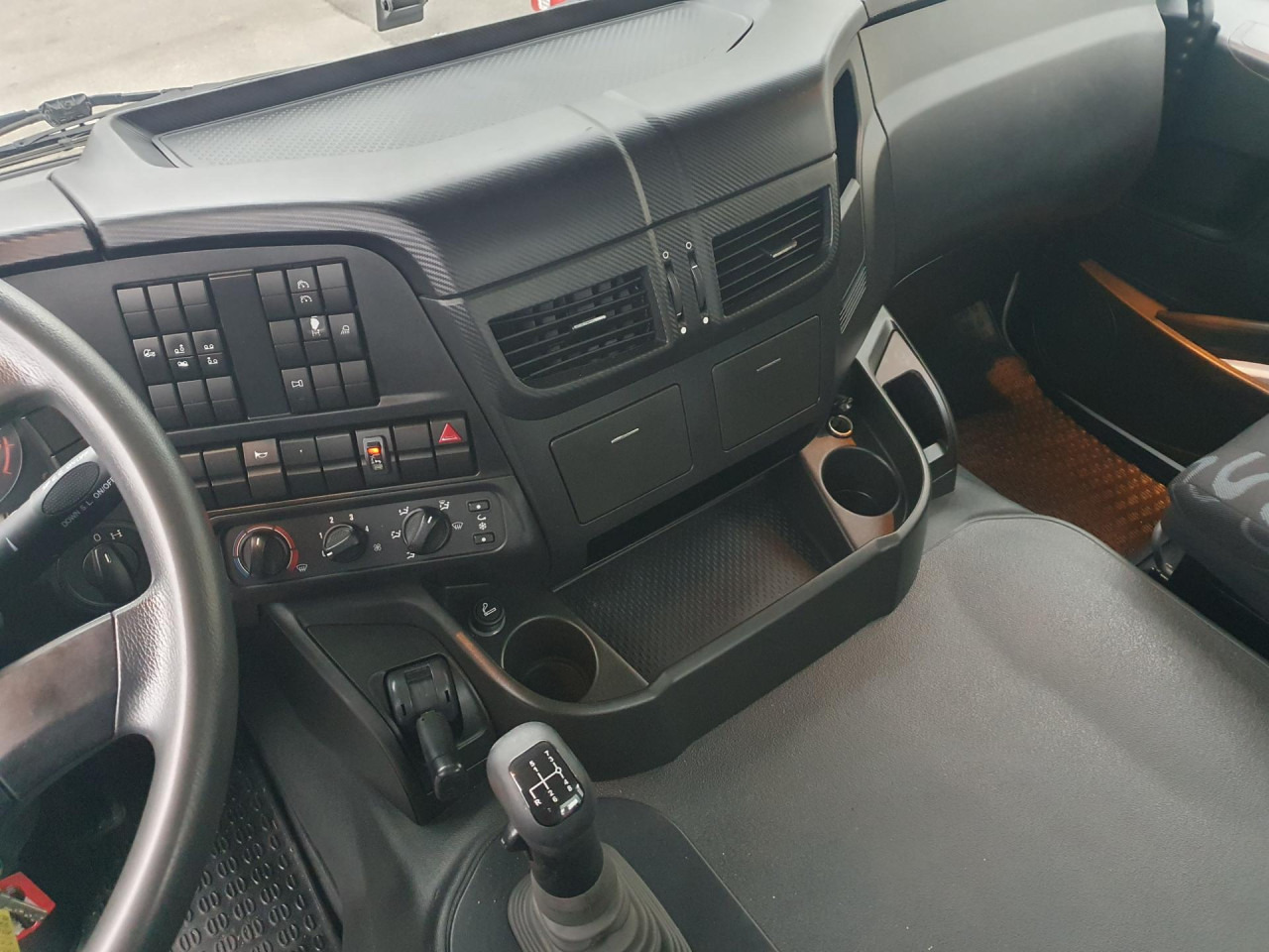 IVECO Stralis AD260S46Y/P - Kasti veoauto: pilt 3 IVECO Stralis AD260S46Y/P - Kasti veoauto: pilt 3