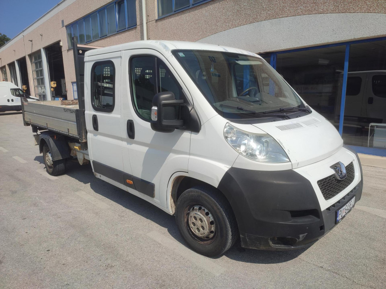 PEUGEOT Boxer 2.2 HDI - Tarbesõiduk kallur, Meeskonnaauto: pilt 2 PEUGEOT Boxer 2.2 HDI - Tarbesõiduk kallur, Meeskonnaauto: pilt 2