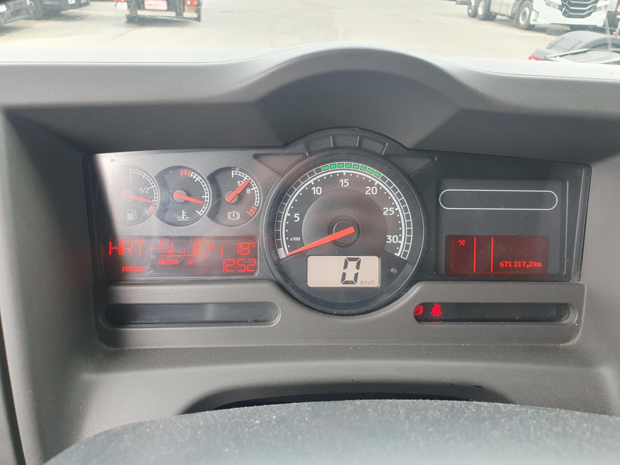 RENAULT Midlum 220.12 - Külmutiga veoauto: pilt 3 RENAULT Midlum 220.12 - Külmutiga veoauto: pilt 3