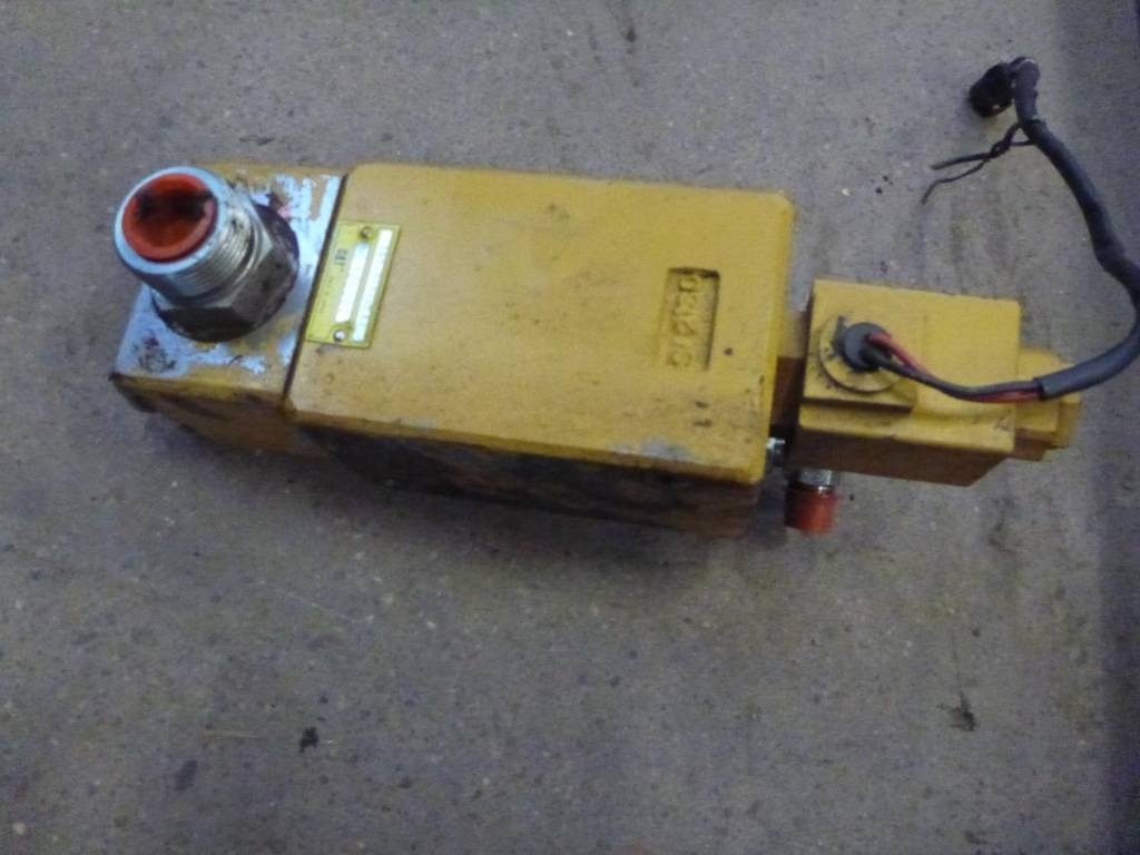 CAT 374 D ventiler, 297-0371 - Hüdraulika - Ehitusmasinad: pilt 2 CAT 374 D ventiler, 297-0371 - Hüdraulika - Ehitusmasinad: pilt 2