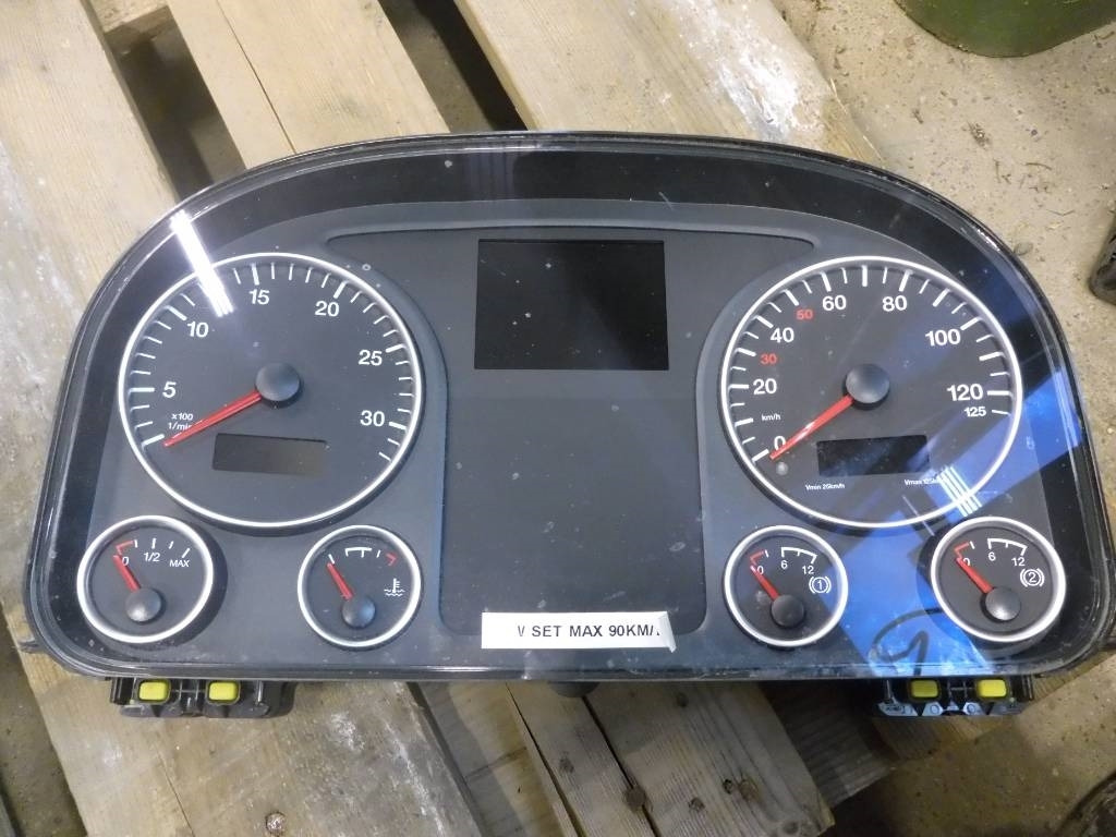 MAN TGS mätarhus, 81272026288 - Elektrisüsteem - Veoauto: pilt 1 MAN TGS mätarhus, 81272026288 - Elektrisüsteem - Veoauto: pilt 1