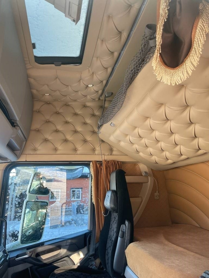 Scania R-serie Nextgen Knappstoppad inredning CR20 Hög - Kabiin - Veoauto: pilt 1 Scania R-serie Nextgen Knappstoppad inredning CR20 Hög - Kabiin - Veoauto: pilt 1