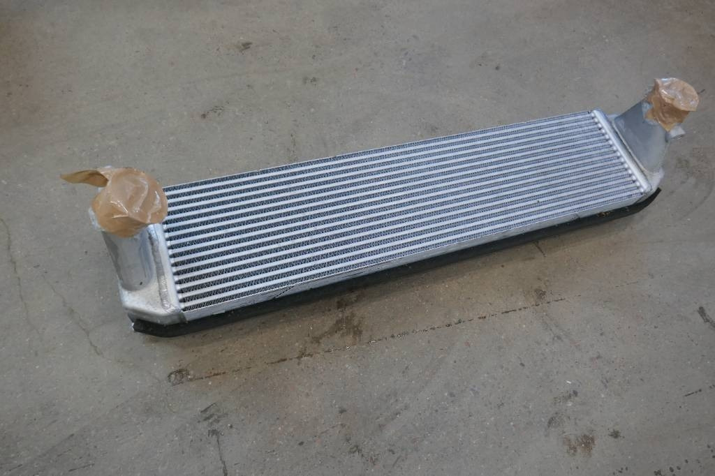 Volvo EC 300 E, Intercooler voe17514327 - Radiaator - Ehitusmasinad: pilt 1 Volvo EC 300 E, Intercooler voe17514327 - Radiaator - Ehitusmasinad: pilt 1