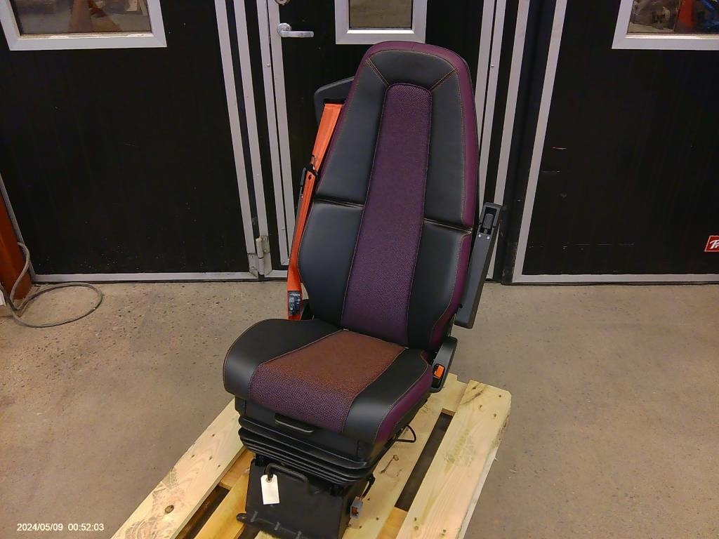 Volvo FM förarstol, 23766422 - Kabiin - Veoauto: pilt 1 Volvo FM förarstol, 23766422 - Kabiin - Veoauto: pilt 1