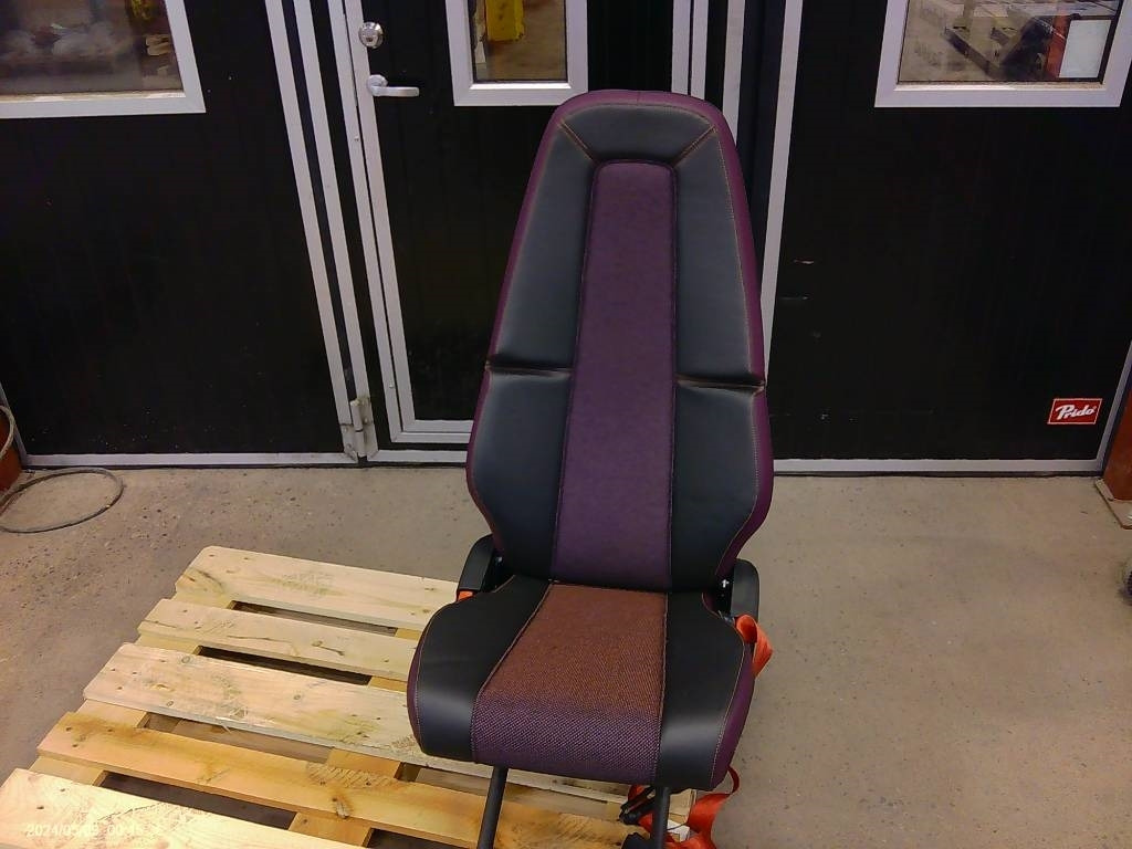 Volvo FM passagerarstol, 23766362 - Kabiin - Veoauto: pilt 1 Volvo FM passagerarstol, 23766362 - Kabiin - Veoauto: pilt 1