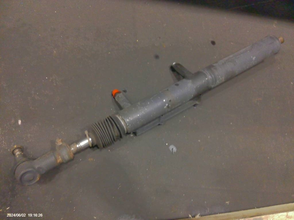 Volvo Styrcylinder - Hüdraulika - Veoauto: pilt 1 Volvo Styrcylinder - Hüdraulika - Veoauto: pilt 1