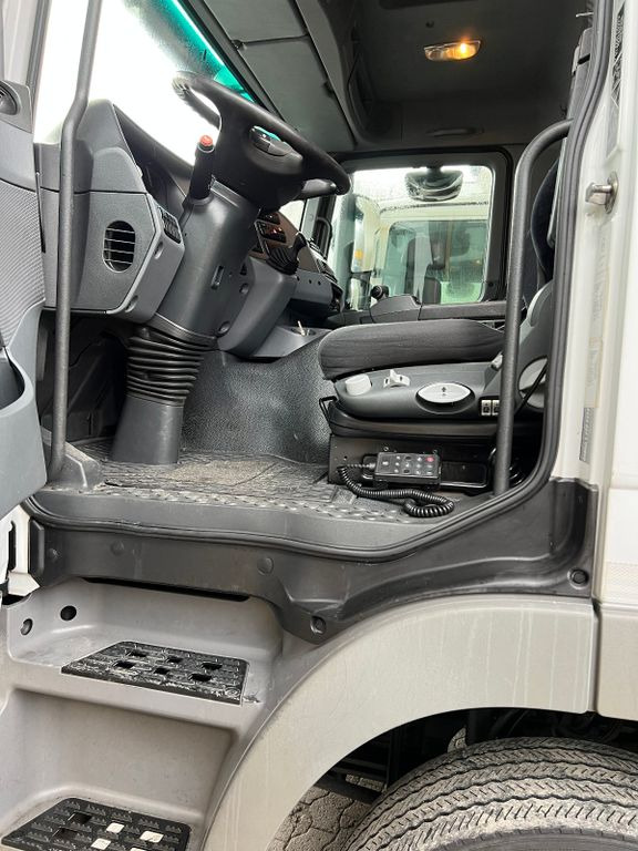 Mercedes-Benz Actros 1836 4x2, Carrier Supra 850U, Ladebordwan - Külmutiga veoauto: pilt 3 Mercedes-Benz Actros 1836 4x2, Carrier Supra 850U, Ladebordwan - Külmutiga veoauto: pilt 3