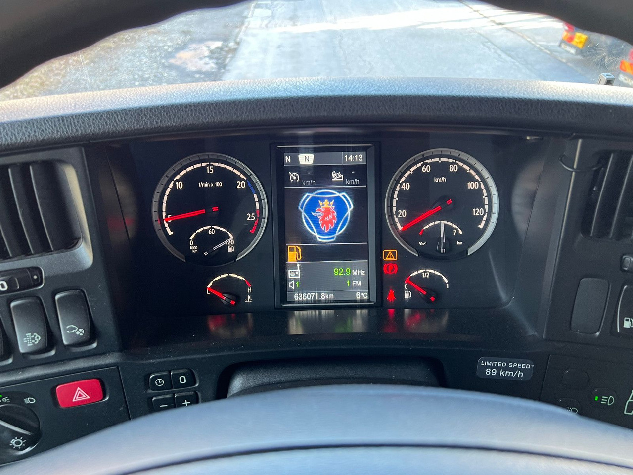 Tent veoauto Scania R440 4x2, Euro 6, Ladebordwand, Retarder: pilt 15 Tent veoauto Scania R440 4x2, Euro 6, Ladebordwand, Retarder: pilt 15