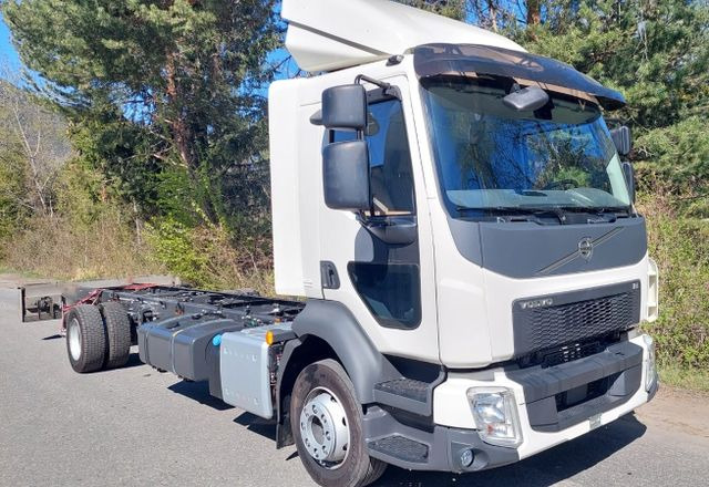 Volvo FL280 4x2, E6, Wohnwagen + 2 Pferdeplaetze Volvo FL280 4x2, E6, 7.40m Chassis, Fahrgestell - Hobuseauto: pilt 4 Volvo FL280 4x2, E6, Wohnwagen + 2 Pferdeplaetze Volvo FL280 4x2, E6, 7.40m Chassis, Fahrgestell - Hobuseauto: pilt 4