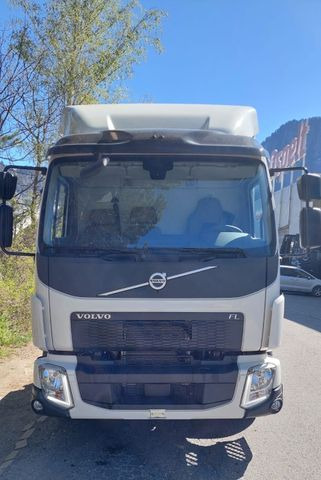 Volvo FL280 4x2, E6, Wohnwagen + 2 Pferdeplaetze Volvo FL280 4x2, E6, 7.40m Chassis, Fahrgestell - Hobuseauto: pilt 2 Volvo FL280 4x2, E6, Wohnwagen + 2 Pferdeplaetze Volvo FL280 4x2, E6, 7.40m Chassis, Fahrgestell - Hobuseauto: pilt 2