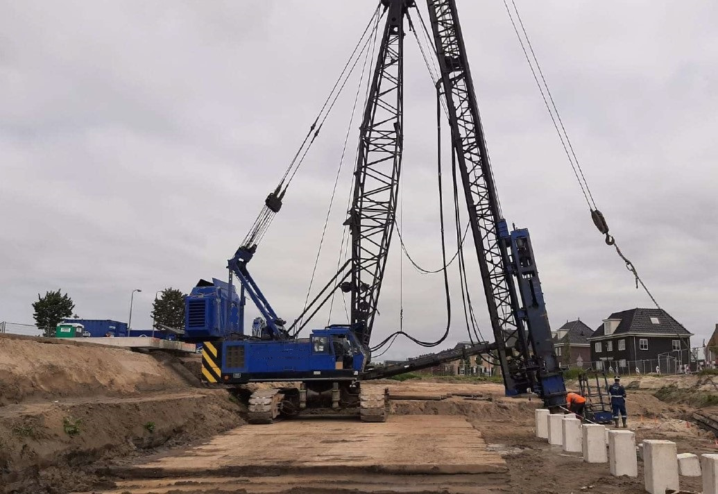 HITACHI KH300-3 PD - Roomikkraana: pilt 2 HITACHI KH300-3 PD - Roomikkraana: pilt 2