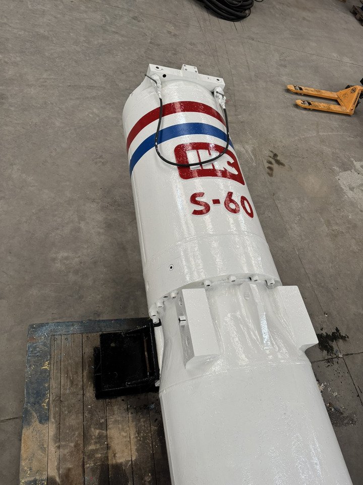 IHC Hydrohammer S-60 - Ramm: pilt 1 IHC Hydrohammer S-60 - Ramm: pilt 1