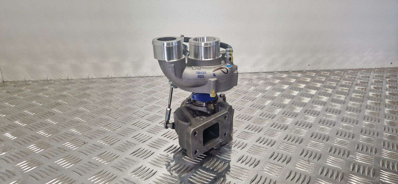 BorgWarner 53049880177 Turbo 55kw T4 JCB 320/A6431 - Mootor ja varuosad - Ehitusmasinad: pilt 1 BorgWarner 53049880177 Turbo 55kw T4 JCB 320/A6431 - Mootor ja varuosad - Ehitusmasinad: pilt 1