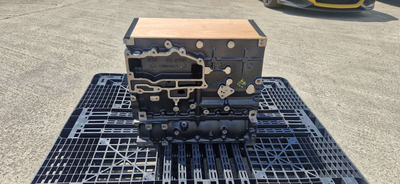 JCB 320/01606 Genuine block bedplate assembly T2 - Mootor - Ehitusmasinad: pilt 5 JCB 320/01606 Genuine block bedplate assembly T2 - Mootor - Ehitusmasinad: pilt 5