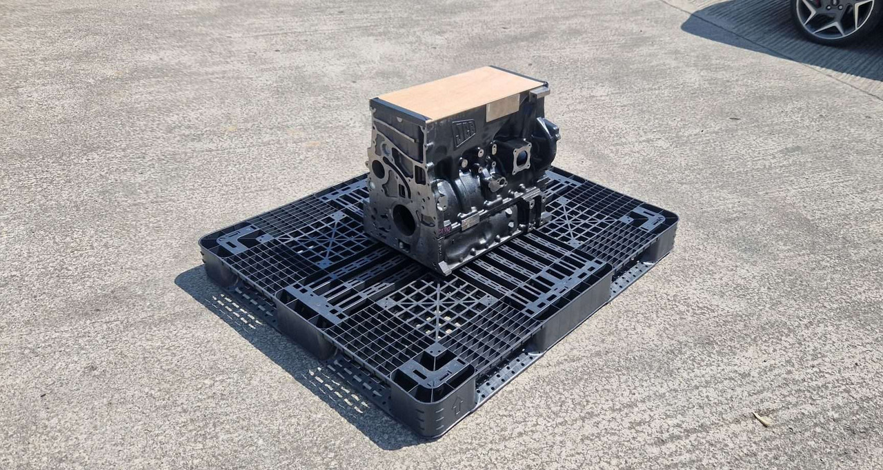 JCB 320/01606 Genuine block bedplate assembly T2 - Mootor - Ehitusmasinad: pilt 1 JCB 320/01606 Genuine block bedplate assembly T2 - Mootor - Ehitusmasinad: pilt 1
