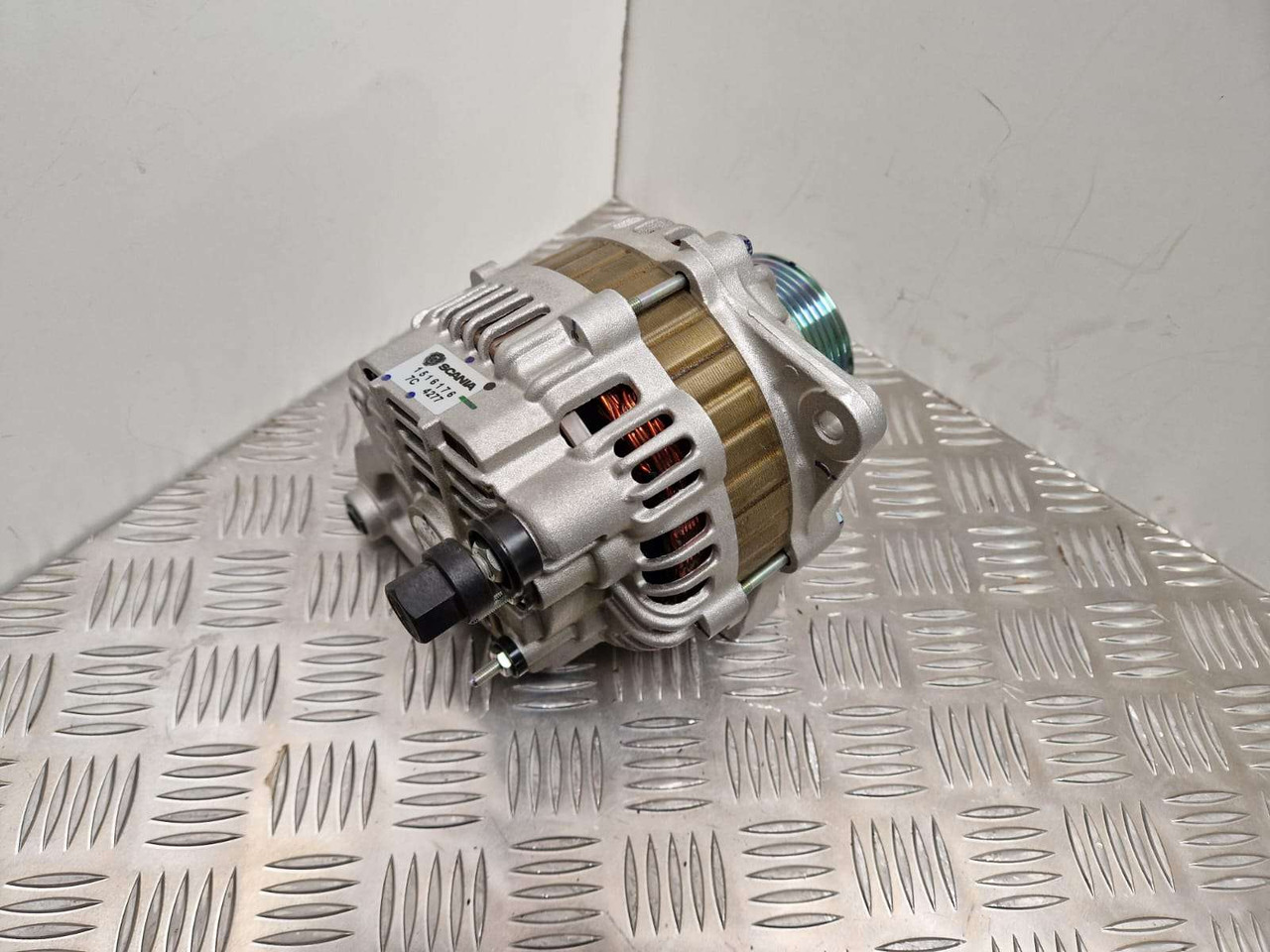 Scania Alternator 1516176 1774592 - Mootor ja varuosad - Ehitusmasinad: pilt 1 Scania Alternator 1516176 1774592 - Mootor ja varuosad - Ehitusmasinad: pilt 1