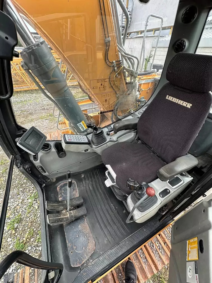 2015 Liebherr R 922 Litronic - Lintekskavaator: pilt 4 2015 Liebherr R 922 Litronic - Lintekskavaator: pilt 4