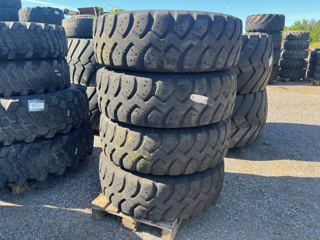 Goodyear 15,5-R25 till Zettelmeyer 802 - Rehv - Ehitusmasinad: pilt 1 Goodyear 15,5-R25 till Zettelmeyer 802 - Rehv - Ehitusmasinad: pilt 1