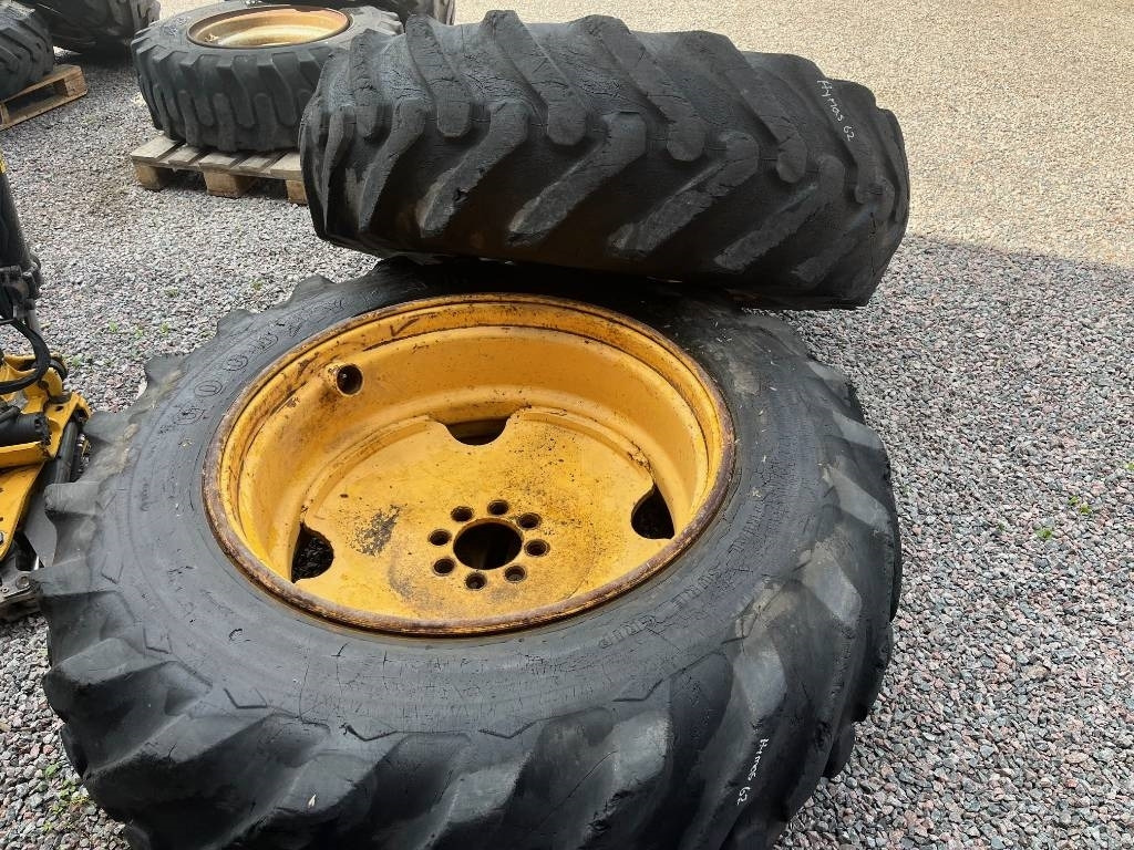 Goodyear 18,4-34 14 lagers till Ford Hymas Rottne - Rehv - Ehitusmasinad: pilt 4 Goodyear 18,4-34 14 lagers till Ford Hymas Rottne - Rehv - Ehitusmasinad: pilt 4