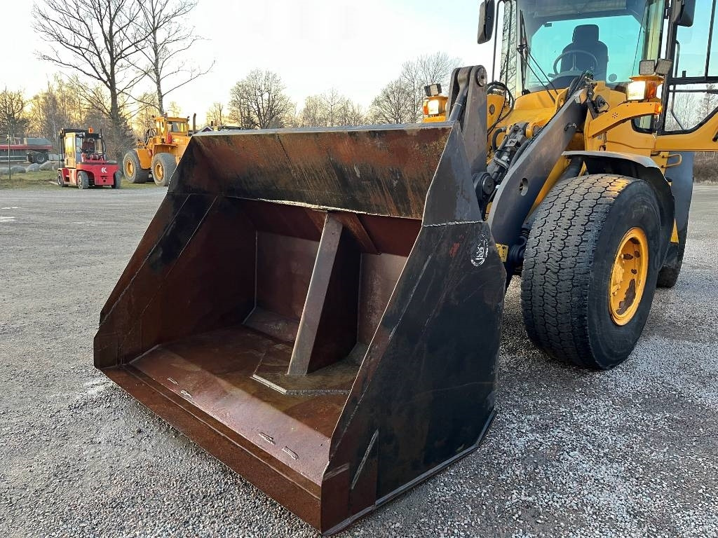 Högtippande Skopa Hightip bucket 3 m3 - Kopp - Ehitusmasinad: pilt 2 Högtippande Skopa Hightip bucket 3 m3 - Kopp - Ehitusmasinad: pilt 2