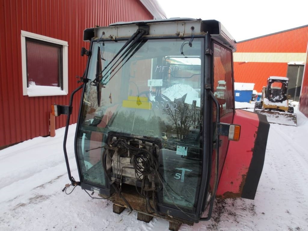 Massey Ferguson 8150 - Kabiin - Traktor: pilt 1 Massey Ferguson 8150 - Kabiin - Traktor: pilt 1