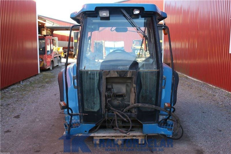 New Holland 8870 - Kabiin - Traktor: pilt 1 New Holland 8870 - Kabiin - Traktor: pilt 1