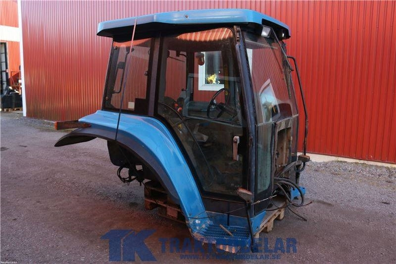 New Holland 8870 - Kabiin - Traktor: pilt 2 New Holland 8870 - Kabiin - Traktor: pilt 2