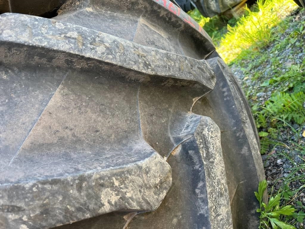 Trelleborg 650/65 42 540/65 30 till Valmet Valtra T174 - Rehv - Põllutööseade: pilt 3 Trelleborg 650/65 42 540/65 30 till Valmet Valtra T174 - Rehv - Põllutööseade: pilt 3