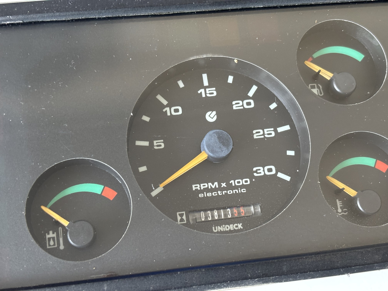 Bobcat T Licznik Speedometr UNIDECK Prędkościomierz - Armatuurlaud - Põllutööseade: pilt 2 Bobcat T Licznik Speedometr UNIDECK Prędkościomierz - Armatuurlaud - Põllutööseade: pilt 2