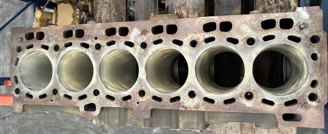 CAT C6.6 666-3106953 310-6953 Blok Silnika CZĘŚCI - Silindriplokk - Põllutööseade: pilt 2 CAT C6.6 666-3106953 310-6953 Blok Silnika CZĘŚCI - Silindriplokk - Põllutööseade: pilt 2