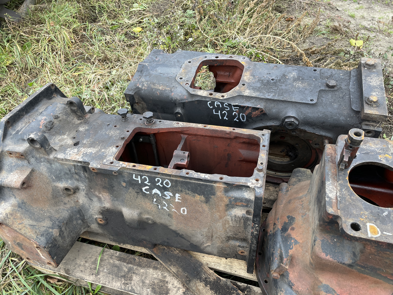 Case 4220 3220 4210 4230 4240 - obudowa sprzęgła 94294C93 - Sidurikorv - Põllutööseade: pilt 1 Case 4220 3220 4210 4230 4240 - obudowa sprzęgła 94294C93 - Sidurikorv - Põllutööseade: pilt 1