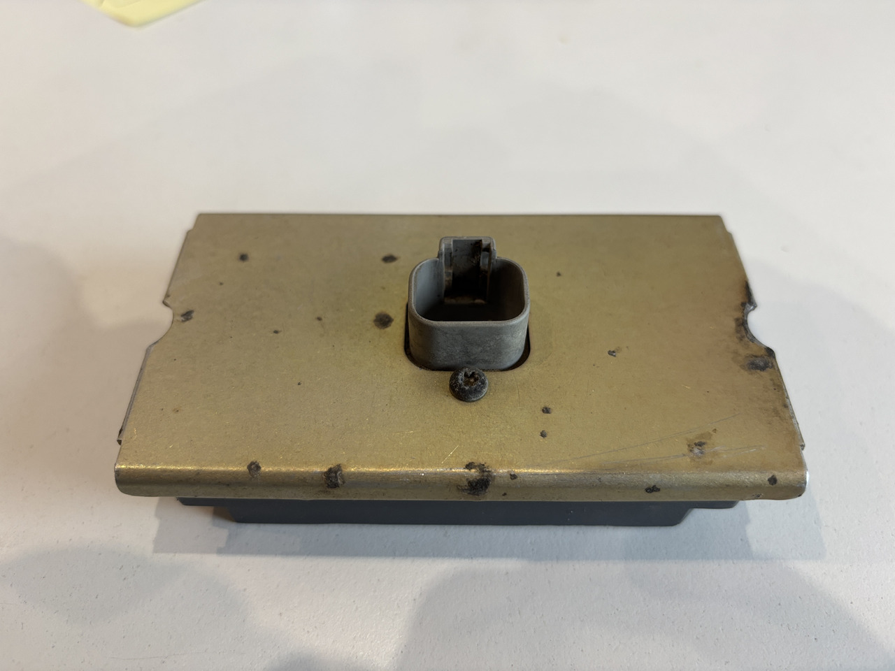 Case IH Puma Magnum Maxxum MX - moduł sterownik 4-pinowy 284638A2 - Mootori juhtimisseade - Põllutööseade: pilt 2 Case IH Puma Magnum Maxxum MX - moduł sterownik 4-pinowy 284638A2 - Mootori juhtimisseade - Põllutööseade: pilt 2