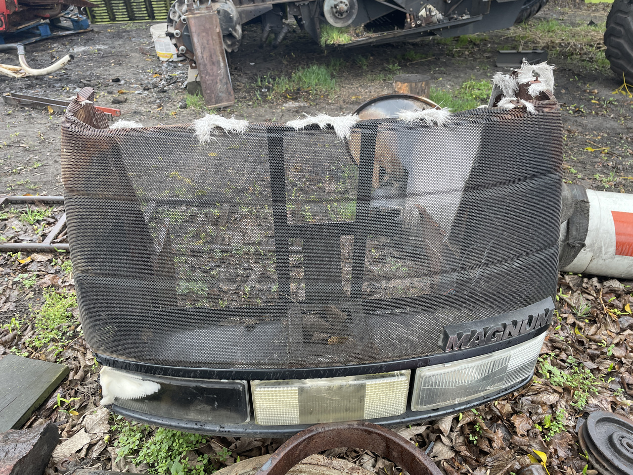 Case Magnum - grill kratka maski lampy - Võre - Põllutööseade: pilt 1 Case Magnum - grill kratka maski lampy - Võre - Põllutööseade: pilt 1