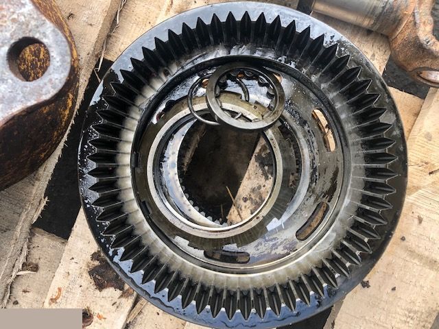 Caterpillar th360 - Dyferencjał - Diferentsiaalvarustus - Ehitusmasinad: pilt 5 Caterpillar th360 - Dyferencjał - Diferentsiaalvarustus - Ehitusmasinad: pilt 5