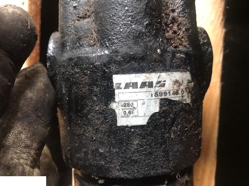 Claas 1599146.0 obudowa filtra oleju filtr oleju - Õlifilter - Põllutööseade: pilt 2 Claas 1599146.0 obudowa filtra oleju filtr oleju - Õlifilter - Põllutööseade: pilt 2