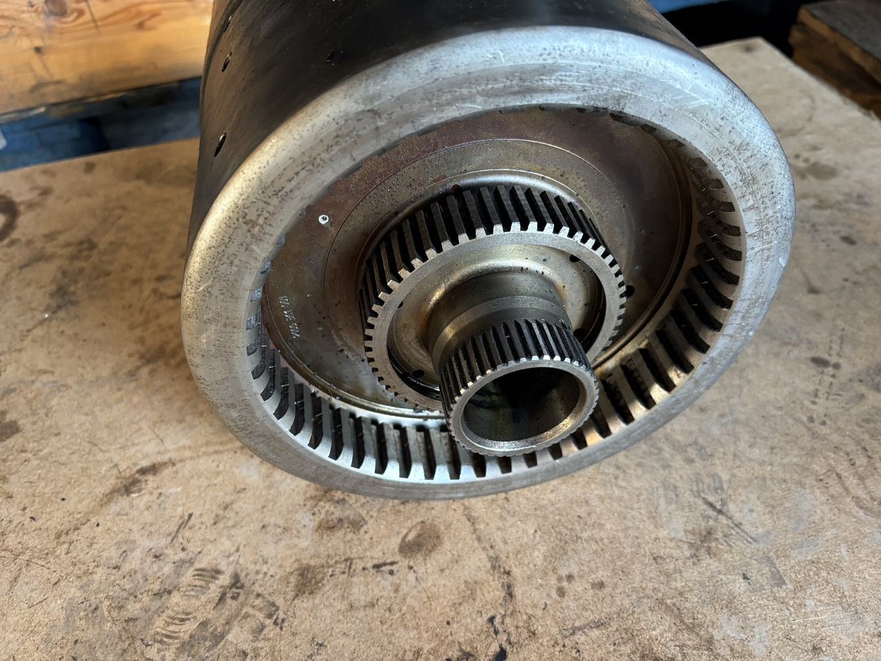 Claas AXION 830 CMATIC Dzwon Sprzęgła Koło Zębate 0011658030 0011658130 0011658230 - Sidur ja varuosad - Põllutööseade: pilt 3 Claas AXION 830 CMATIC Dzwon Sprzęgła Koło Zębate 0011658030 0011658130 0011658230 - Sidur ja varuosad - Põllutööseade: pilt 3