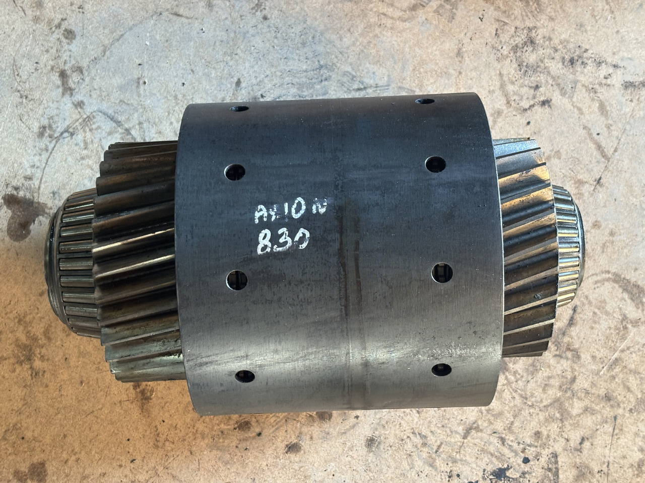 Claas AXION 830 CMATIC Dzwon Sprzęgła Koło Zębate 0011658820 0011658740 0011658920 - Sidur ja varuosad - Põllutööseade: pilt 1 Claas AXION 830 CMATIC Dzwon Sprzęgła Koło Zębate 0011658820 0011658740 0011658920 - Sidur ja varuosad - Põllutööseade: pilt 1