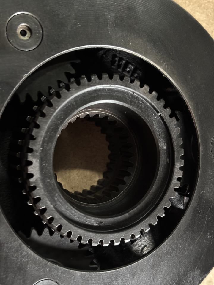 Claas AXION 830 Reduktor przekładni 60 0502 600 8 6005026008 - Diferentsiaalvarustus - Traktor: pilt 2 Claas AXION 830 Reduktor przekładni 60 0502 600 8 6005026008 - Diferentsiaalvarustus - Traktor: pilt 2