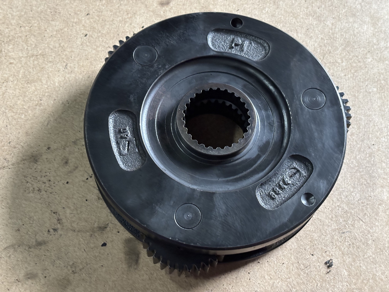 Claas AXION 830 Reduktor przekładni 60 0502 600 8 6005026008 - Diferentsiaalvarustus - Traktor: pilt 1 Claas AXION 830 Reduktor przekładni 60 0502 600 8 6005026008 - Diferentsiaalvarustus - Traktor: pilt 1