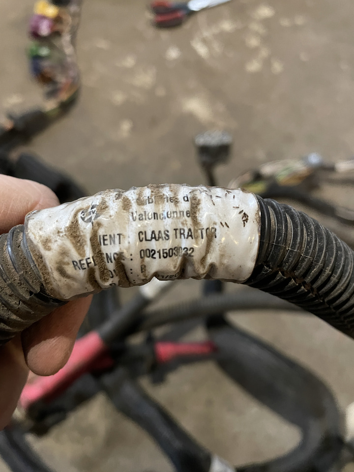 Claas Arion 550-520 650-620 - kabel wiązka elektryczna 0021503032 - Kaablid/ Juhtmestik - Traktor: pilt 1 Claas Arion 550-520 650-620 - kabel wiązka elektryczna 0021503032 - Kaablid/ Juhtmestik - Traktor: pilt 1