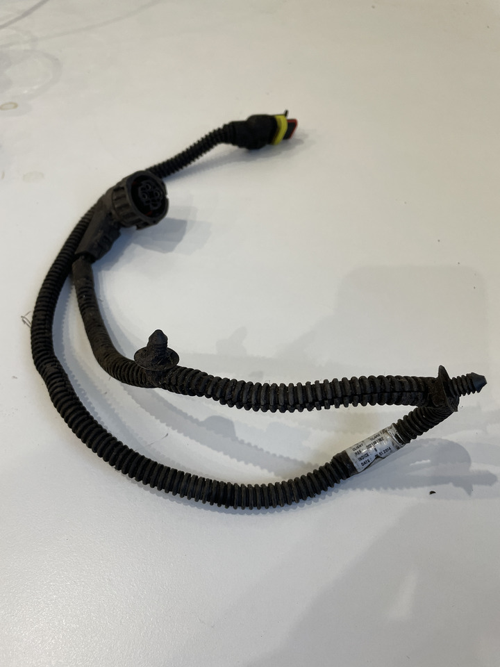Claas Arion 550-520 650-620 - kabel wiązka elektryczna 0021581981 0021581982 - Kaablid/ Juhtmestik - Traktor: pilt 1 Claas Arion 550-520 650-620 - kabel wiązka elektryczna 0021581981 0021581982 - Kaablid/ Juhtmestik - Traktor: pilt 1